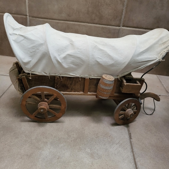 Antique collectable Conestoga Ameeicana Wagons - Picture 3 of 10